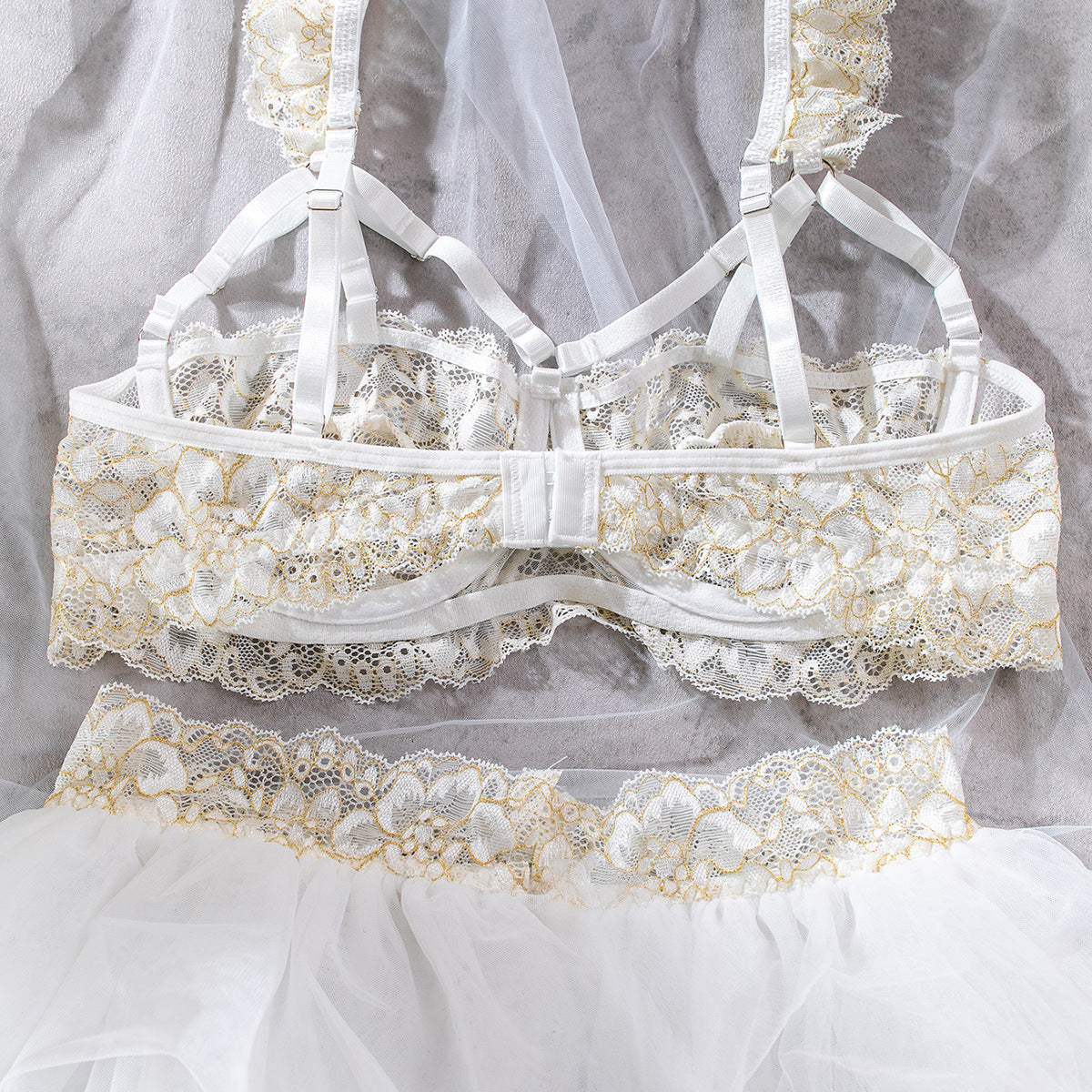 Wholesale White Floral Lace Underwire Lingerie Set Back Details Show